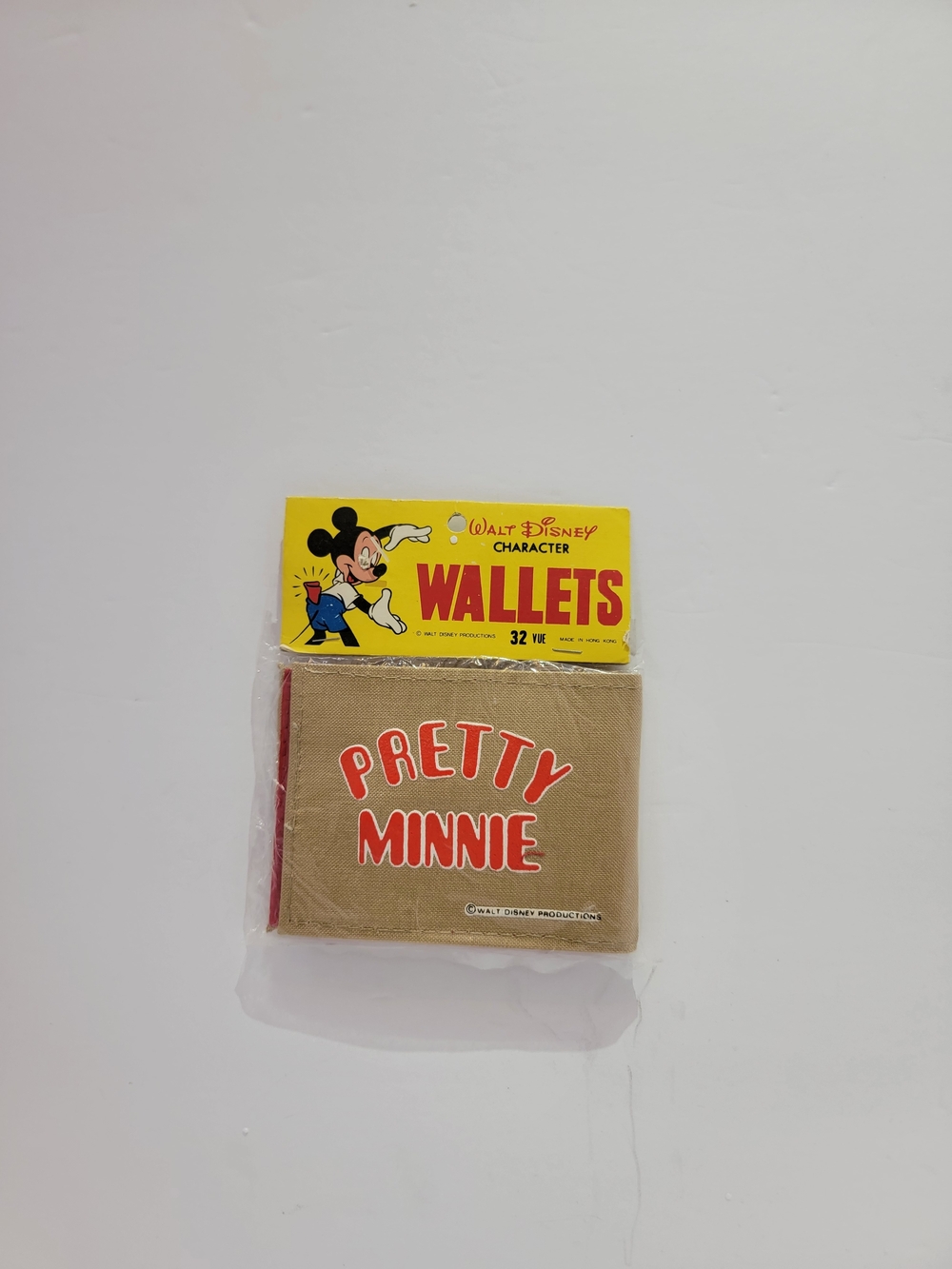 Disney Beige 'Pretty Minnie' Canvas Wallet with Red Accent - Picture 2 of 2